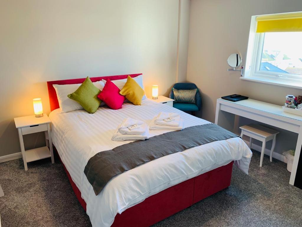 The Greenwich Rooms - Burger & Bird Bar & Restaurant Peacehaven Exteriör bild