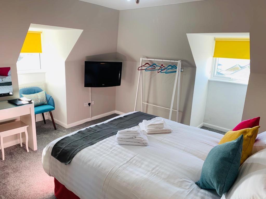 The Greenwich Rooms - Burger & Bird Bar & Restaurant Peacehaven Exteriör bild